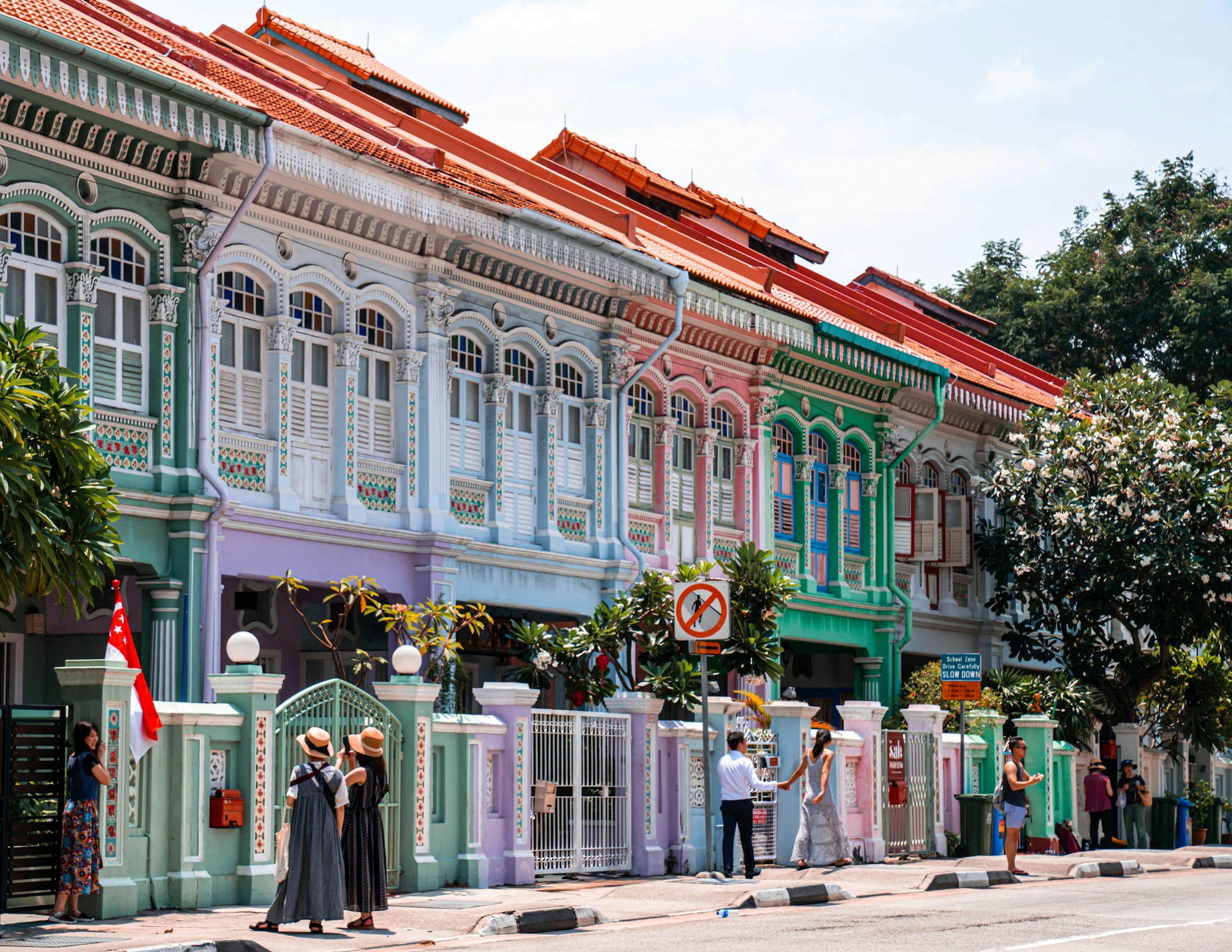 Explore Singapore for Free: Top 7 Guided Walking Tours
